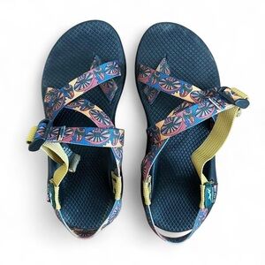 custom mushroom chacos size 7